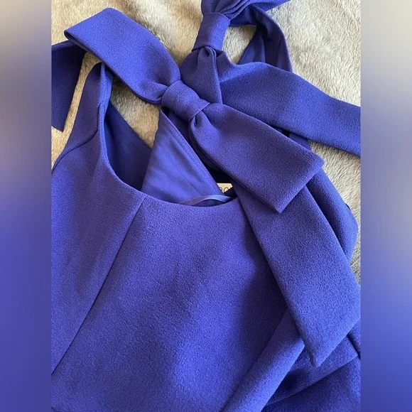 Beautiful blue dress with pockets on sides and large bows on shoulders size 4 - Picture 7 of 8